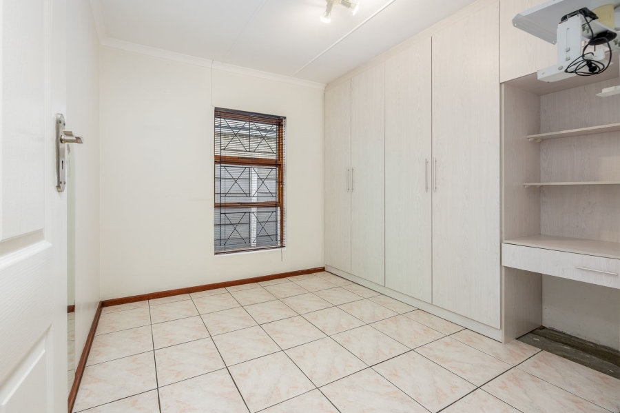 3 Bedroom Property for Sale in Silversands Western Cape